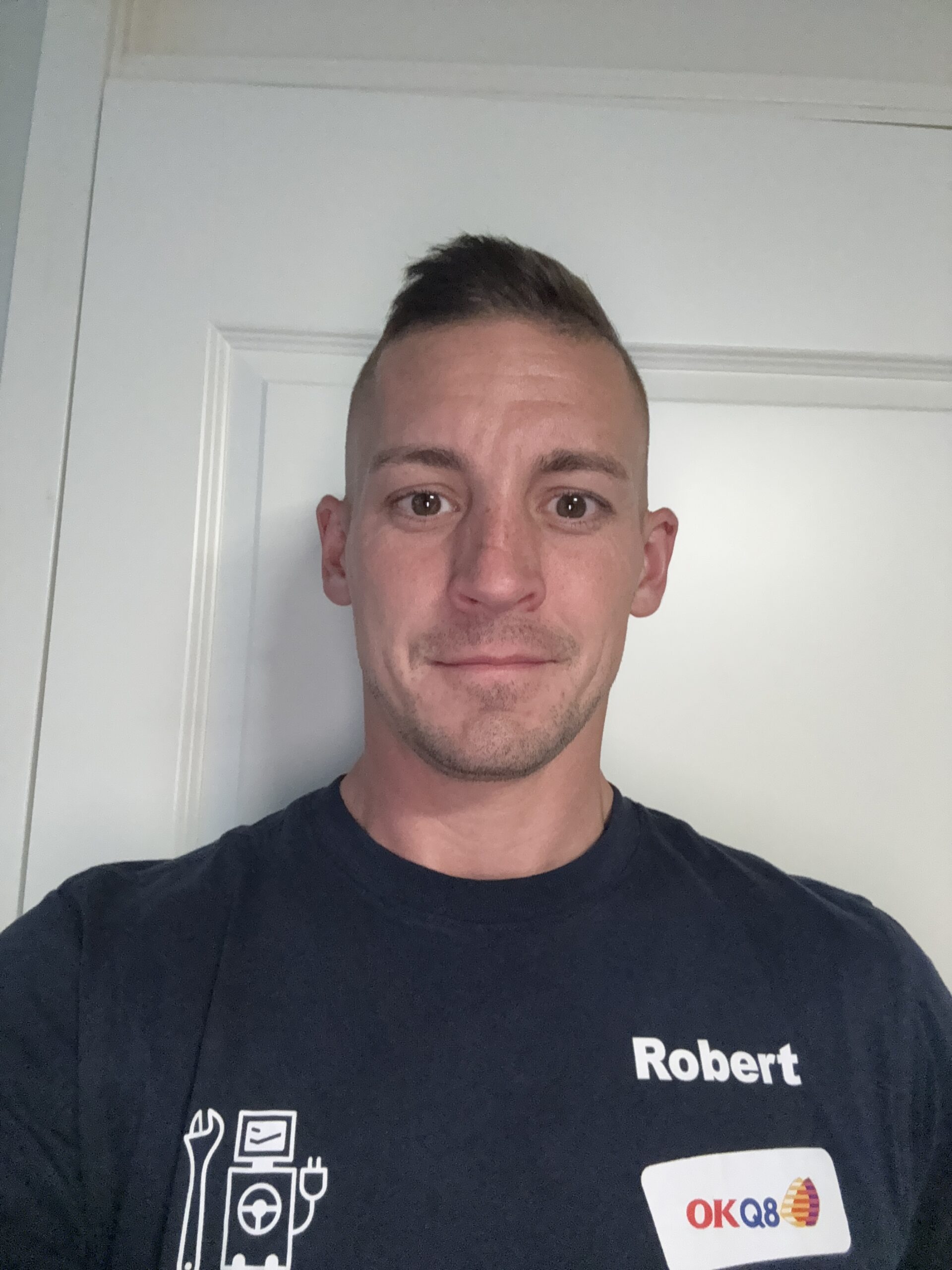 Robert på Nacka Däck och Bilverkstad
